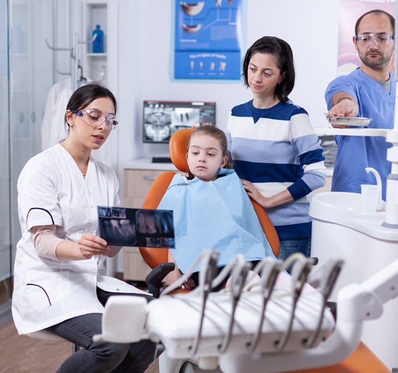 Comunicare intre medic stomatoloc si pacientul copil pe scaun